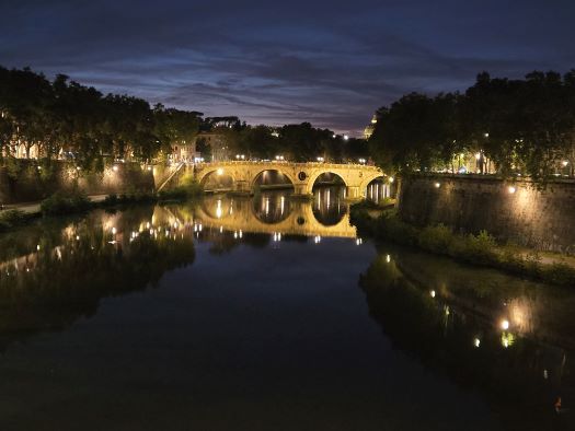 Ponte Sisto Bridge.jpg